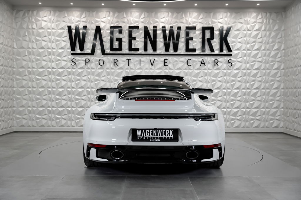 Porsche 992 Carrera
