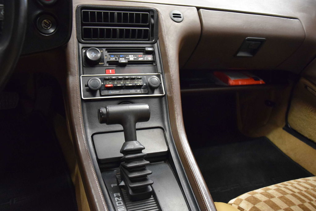 Porsche 928 S