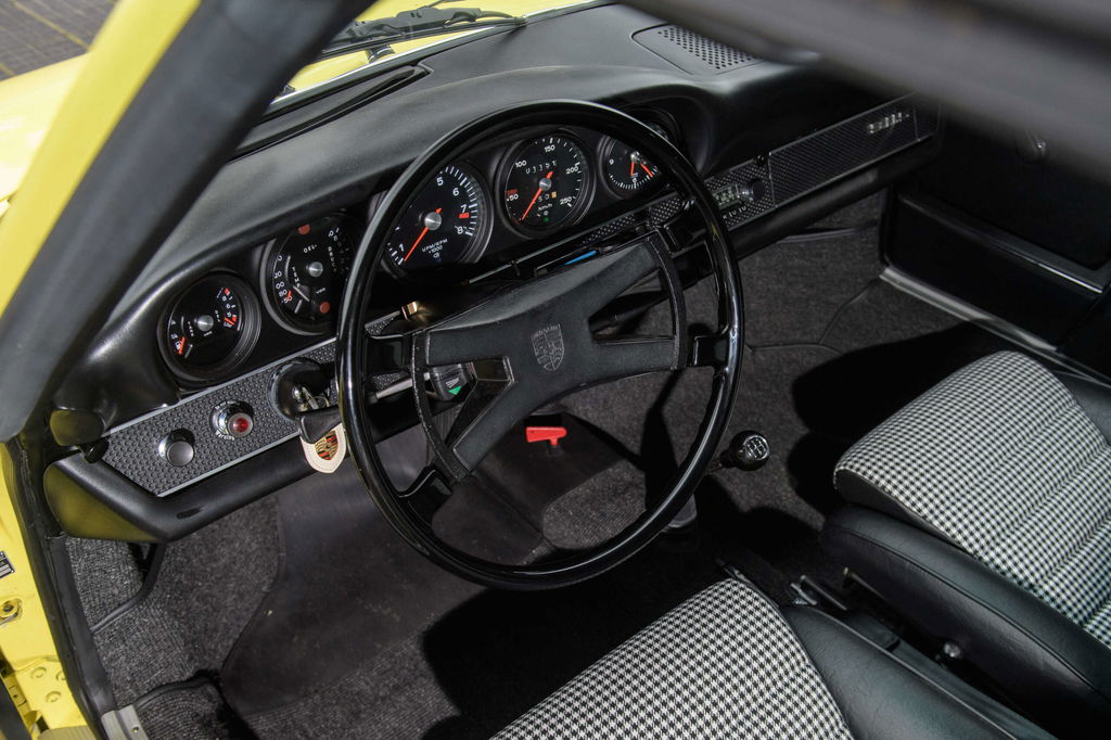 Porsche 911 S (F-Modell)