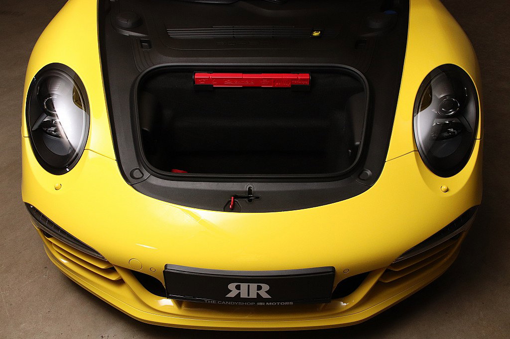 Porsche 991 Carrera 4 GTS