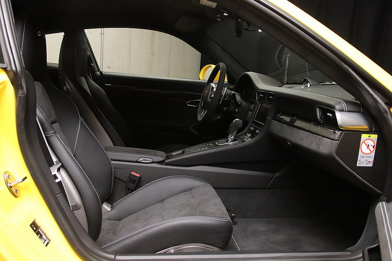 Porsche 991 Carrera 4 GTS