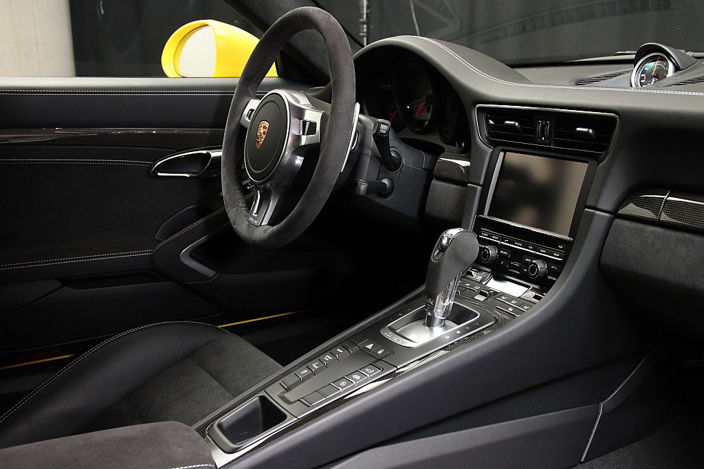 Porsche 991 Carrera 4 GTS