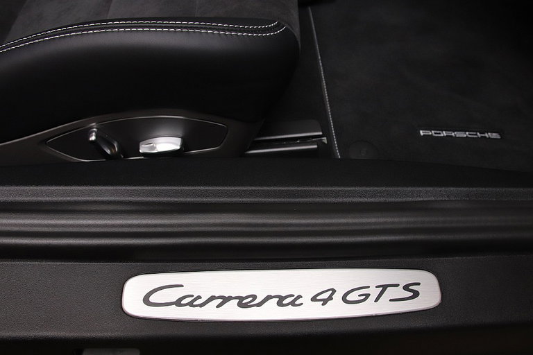 Porsche 991 Carrera 4 GTS