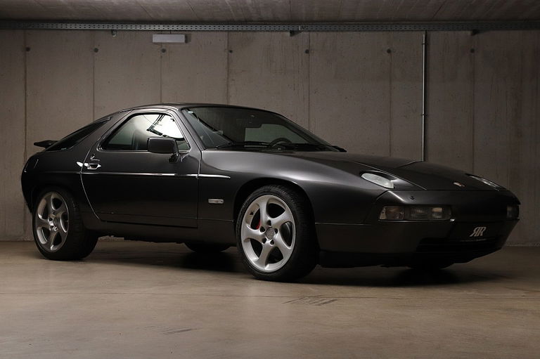 Porsche 928 S4