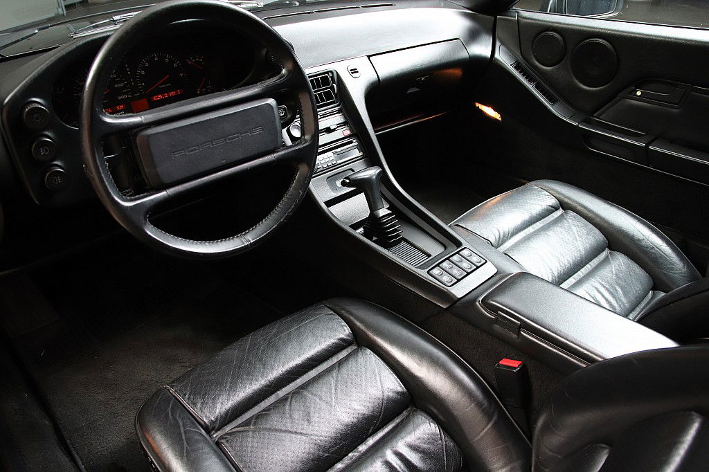 Porsche 928 S4