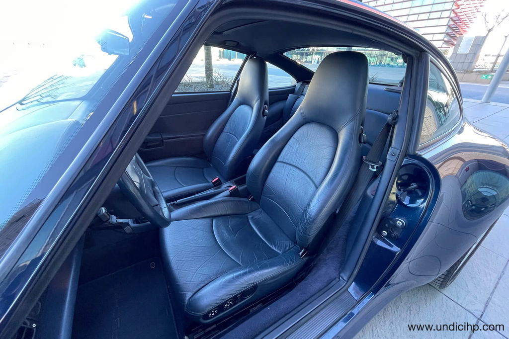 Porsche 993 Carrera 4S