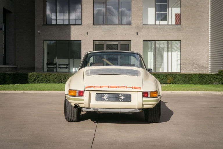 Porsche 911 Backdate
