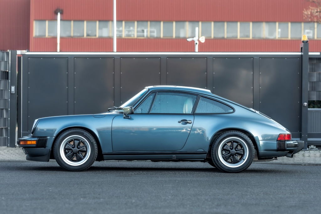 Porsche 911 Carrera 3.2 (US)