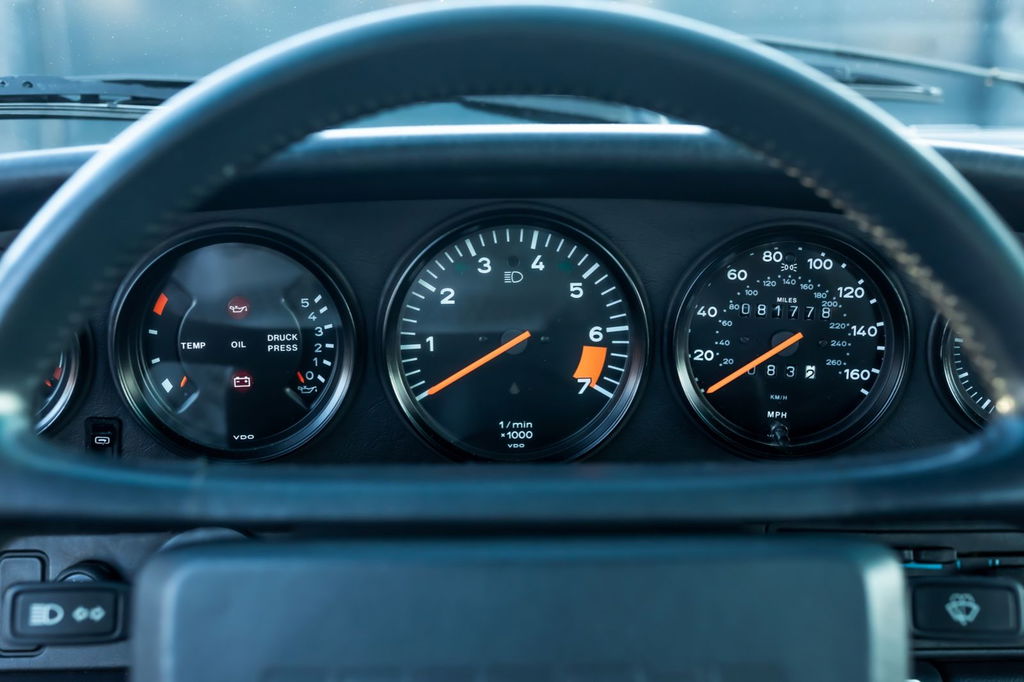 Porsche 911 Carrera 3.2 (US)