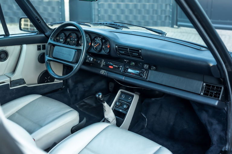 Porsche 911 Carrera 3.2 (US)