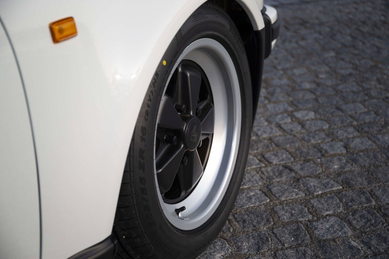 Porsche 911 Turbo 3.3