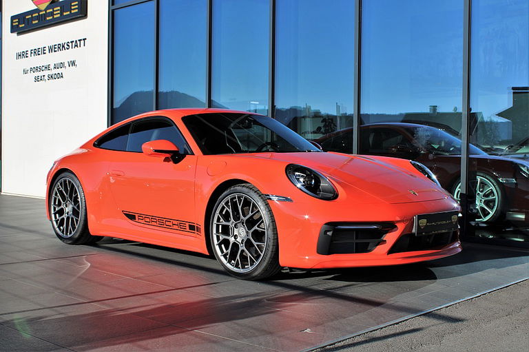 Porsche 992 Carrera 4S