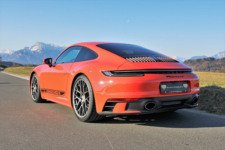 Porsche 992 Carrera 4S