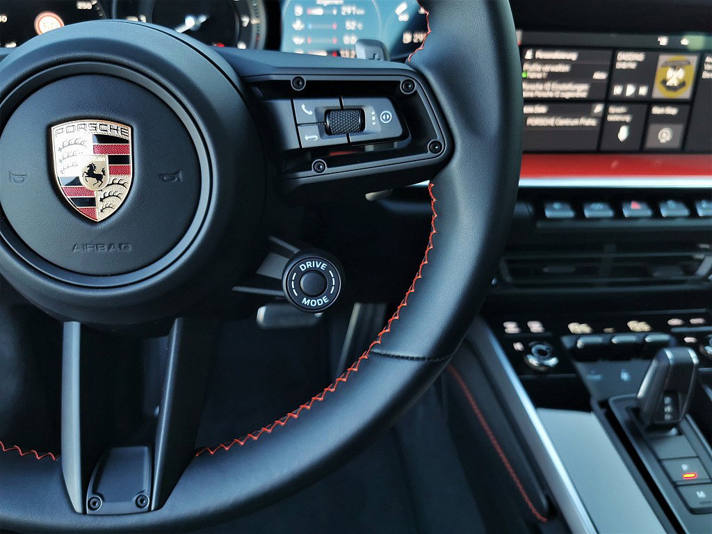 Porsche 992 Carrera 4S