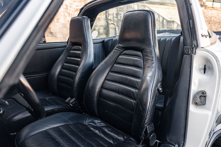 Porsche 911 Carrera 2.7