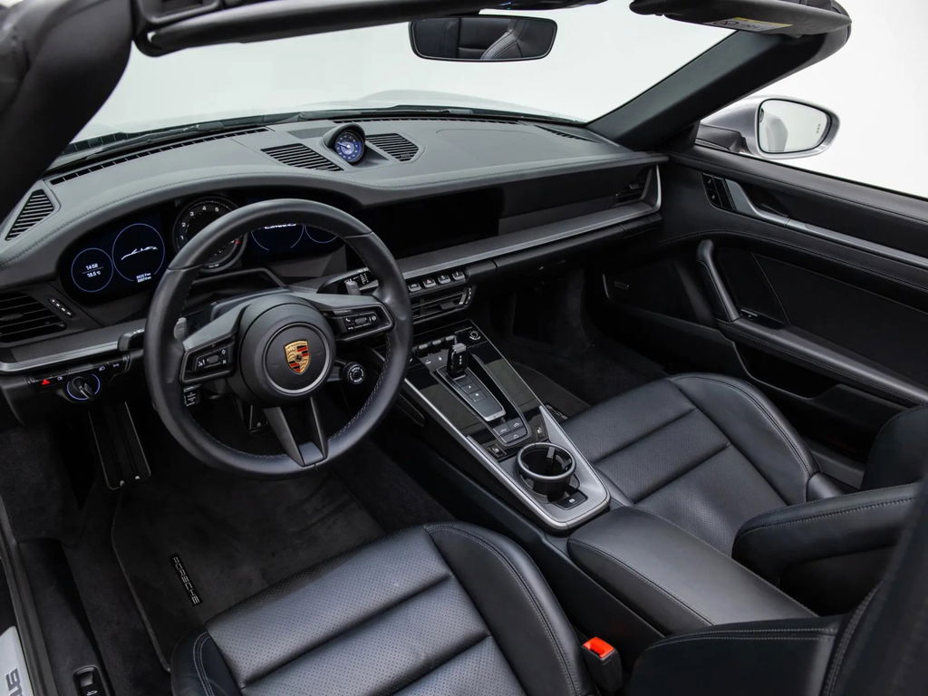 Porsche 992 Carrera 4S