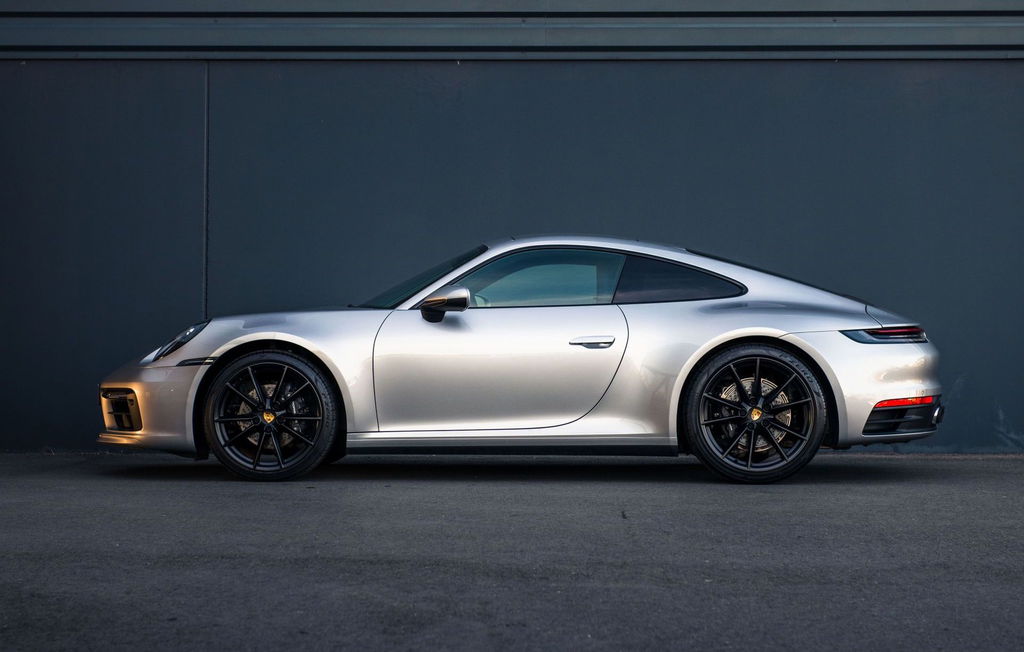 Porsche 992 Carrera