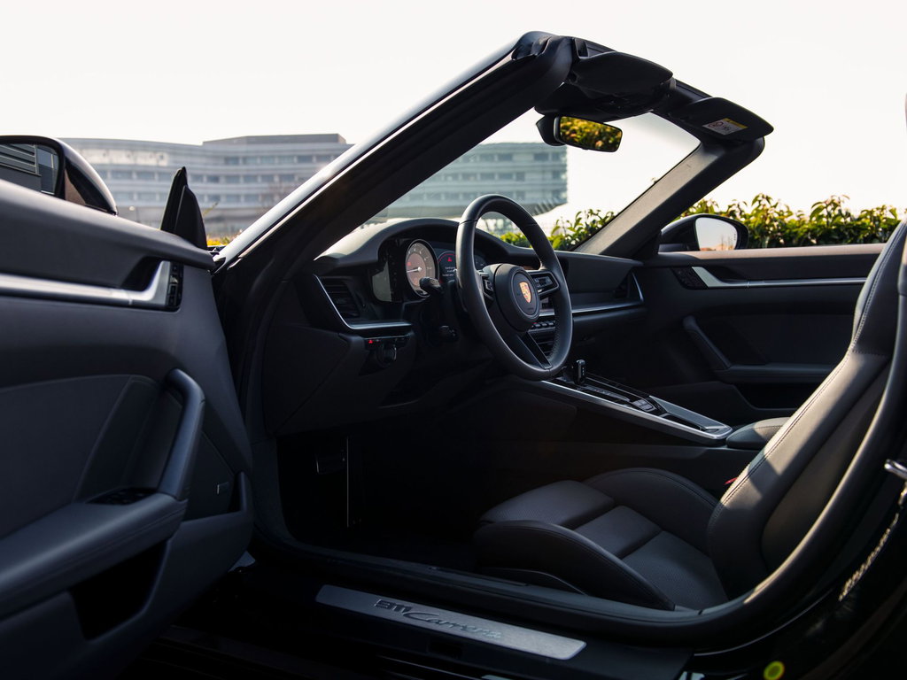 Porsche 992 Carrera