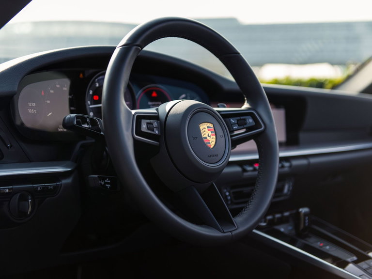 Porsche 992 Carrera