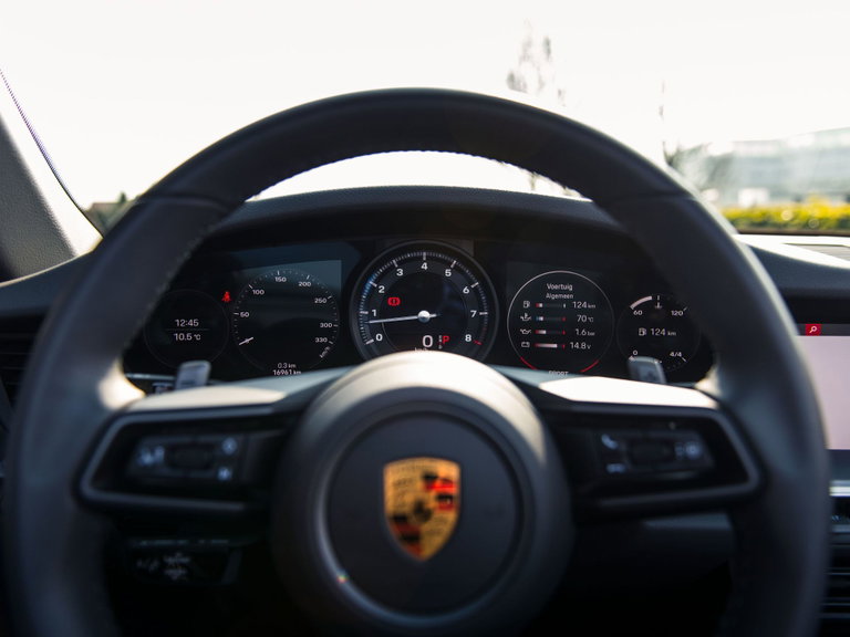 Porsche 992 Carrera