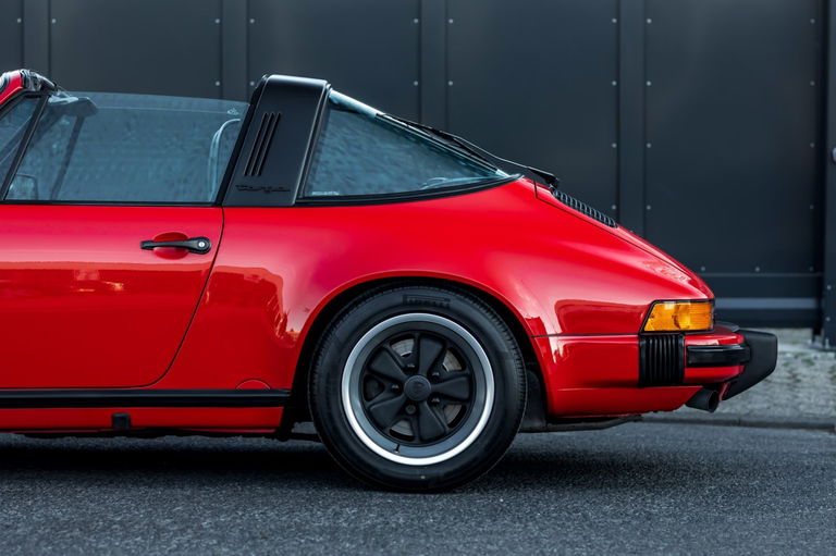 Porsche 911 Carrera 3.2 (US)