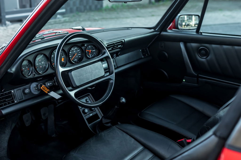 Porsche 911 Carrera 3.2 (US)