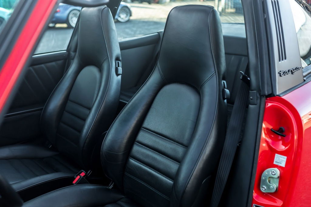 Porsche 911 Carrera 3.2 (US)