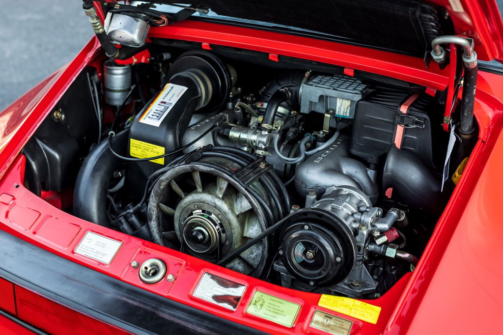 Porsche 911 Carrera 3.2 (US)