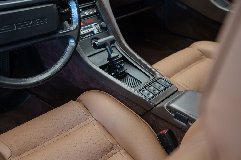 Porsche 928 S
