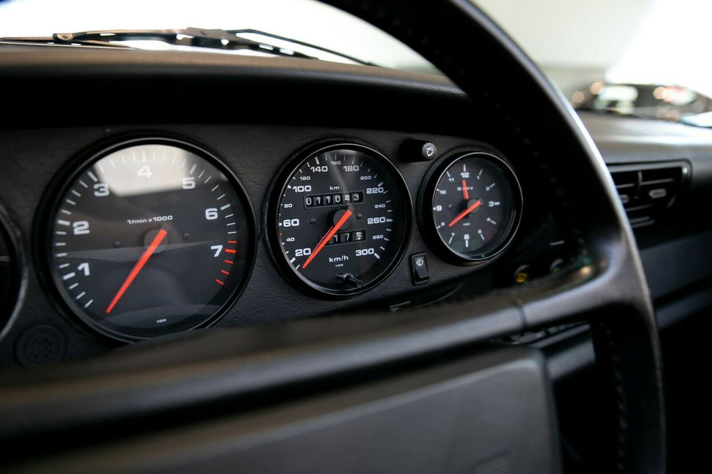 Porsche 964 Carrera 4