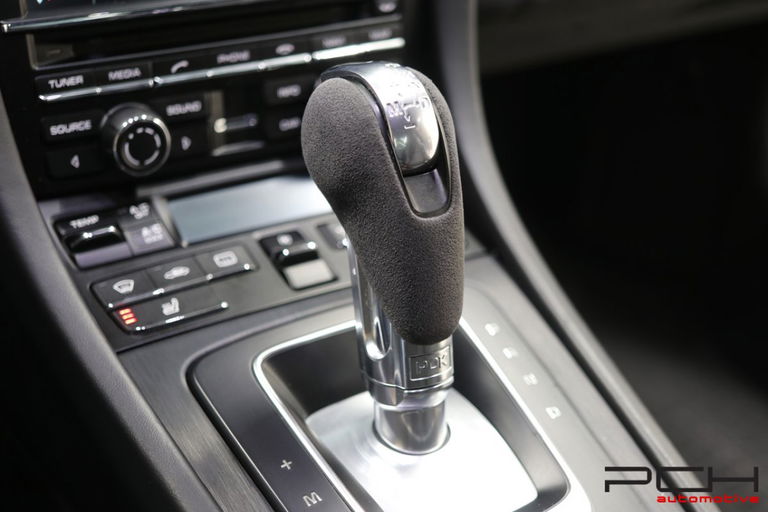 Porsche 991 Carrera 4 GTS