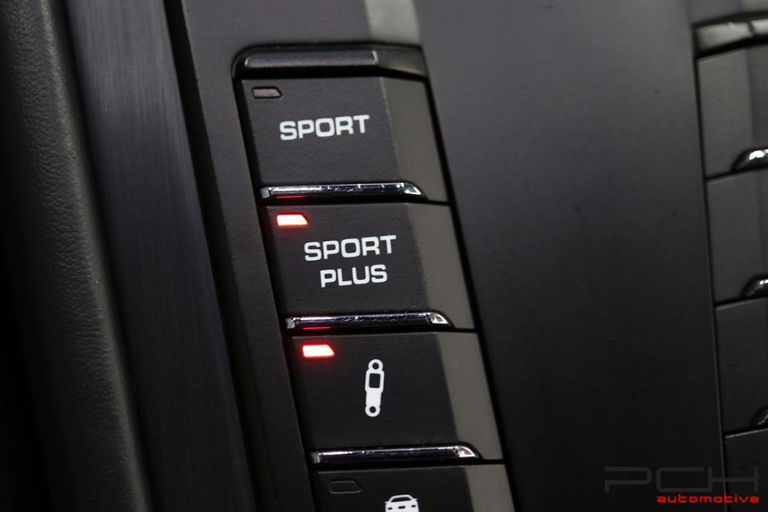 Porsche 991 Carrera 4 GTS