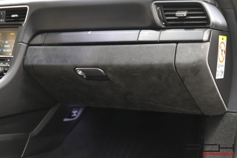 Porsche 991 Carrera 4 GTS