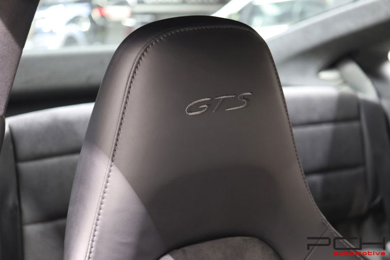 Porsche 991 Carrera 4 GTS