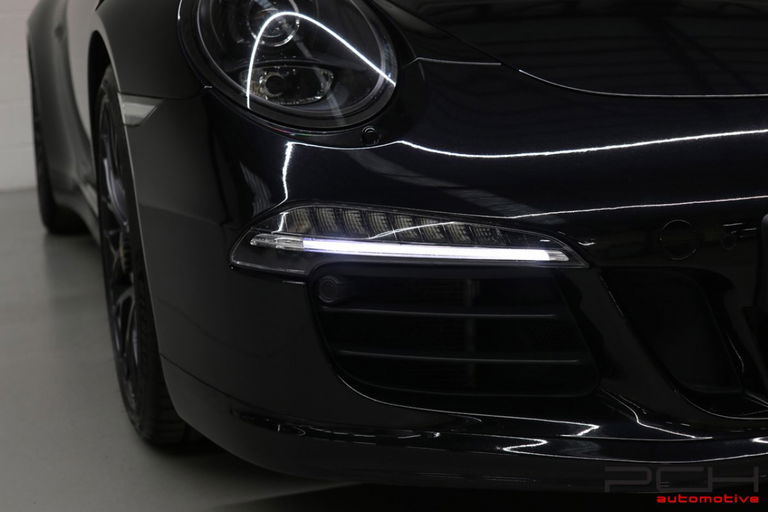 Porsche 991 Carrera 4 GTS