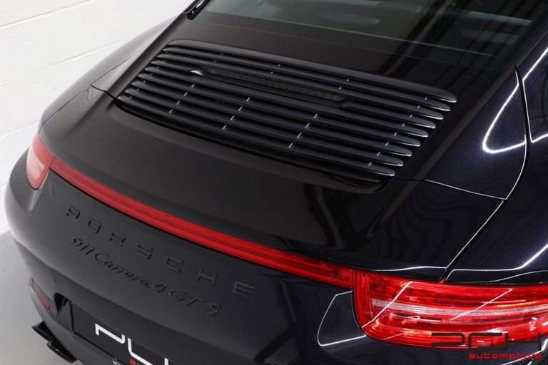 Porsche 991 Carrera 4 GTS