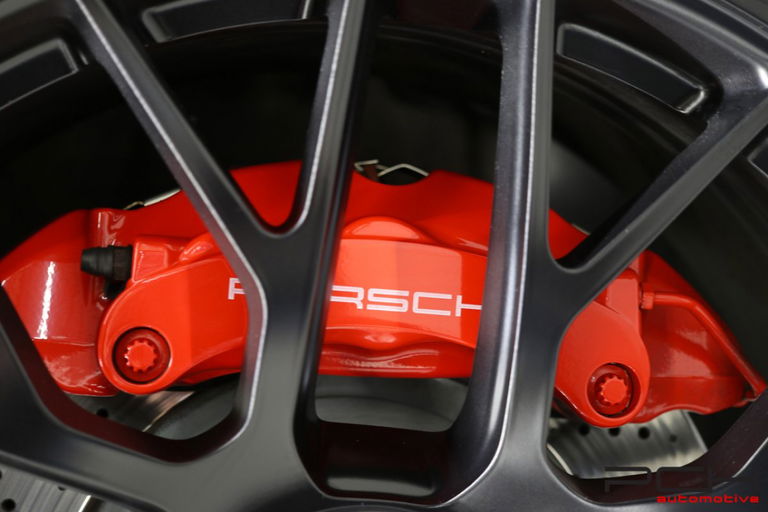 Porsche 991 Carrera 4 GTS