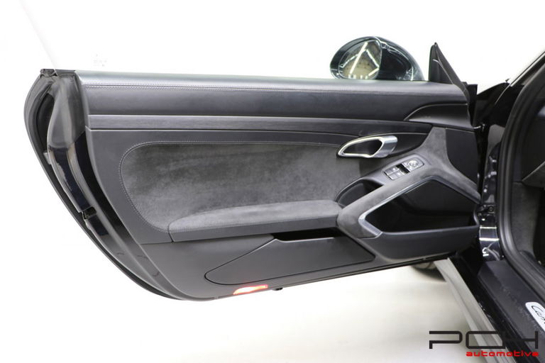 Porsche 991 Carrera 4 GTS