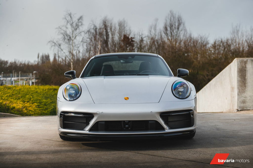 Porsche 992 Carrera 4 GTS