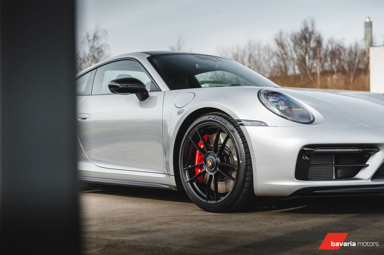 Porsche 992 Carrera 4 GTS