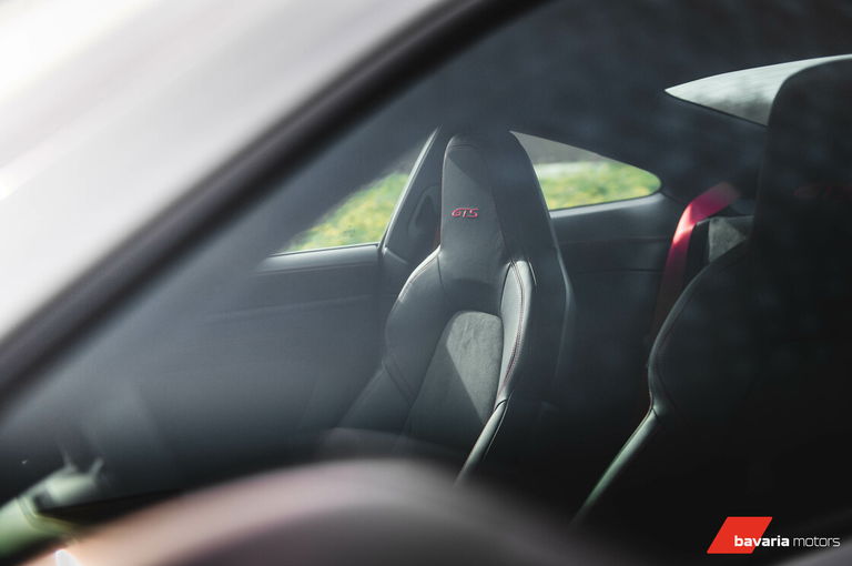 Porsche 992 Carrera 4 GTS