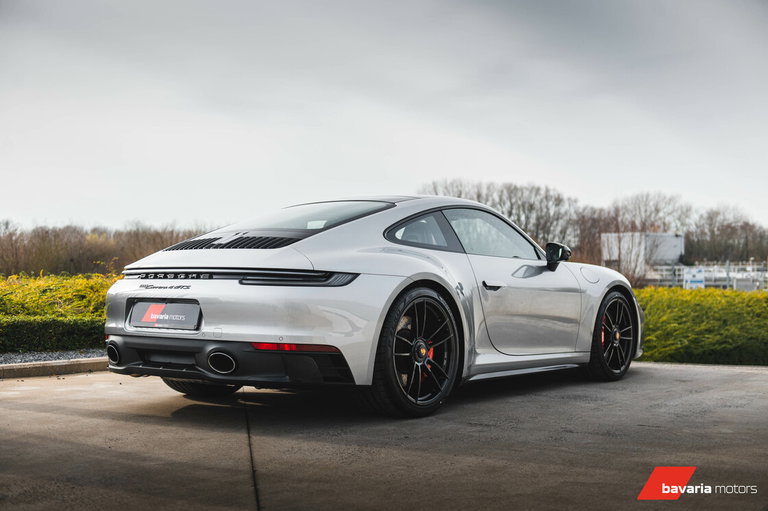 Porsche 992 Carrera 4 GTS