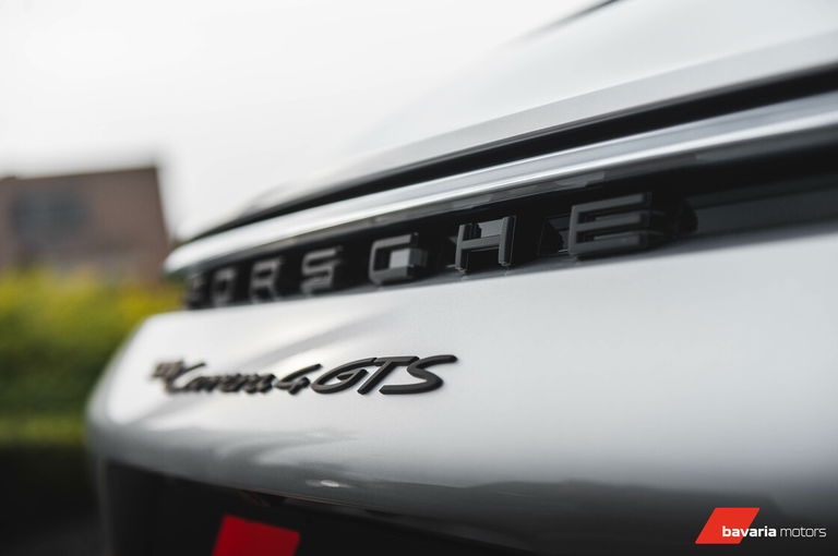 Porsche 992 Carrera 4 GTS