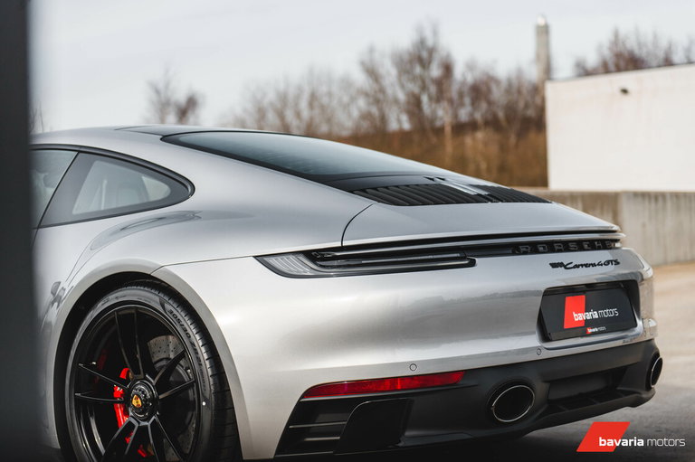 Porsche 992 Carrera 4 GTS