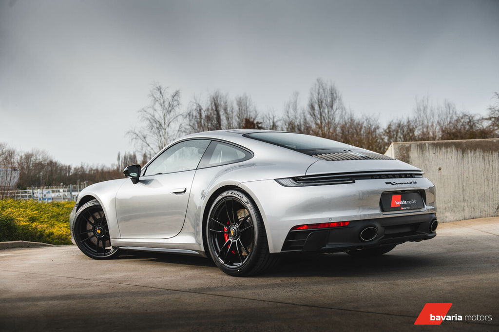 Porsche 992 Carrera 4 GTS
