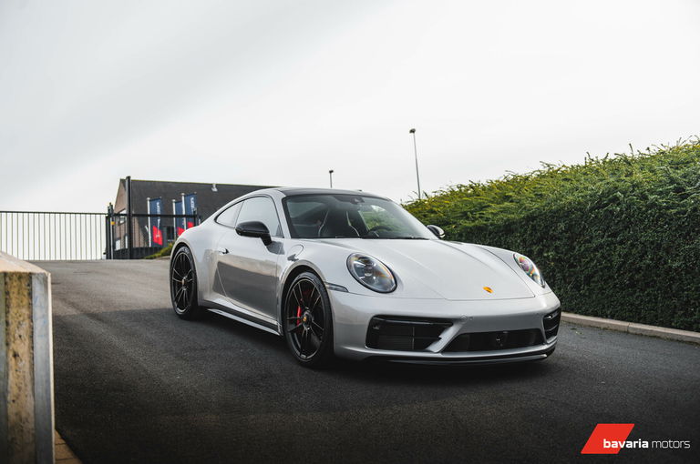 Porsche 992 Carrera 4 GTS