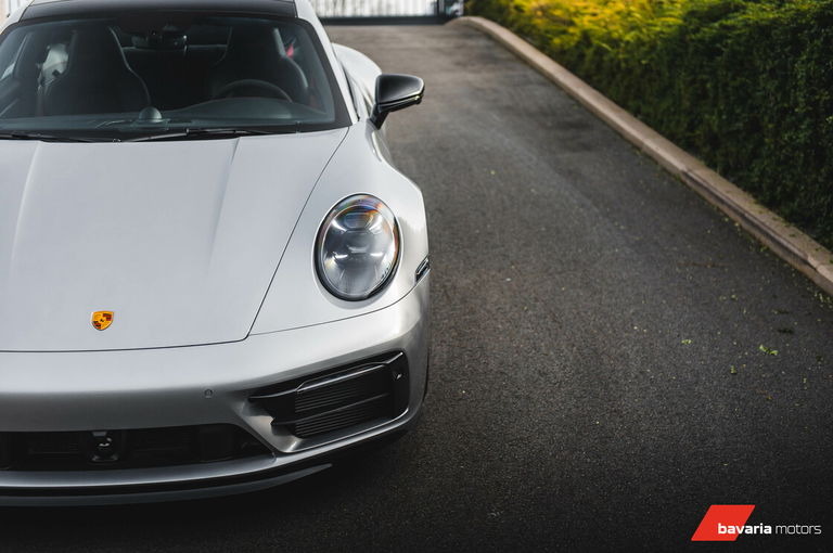 Porsche 992 Carrera 4 GTS