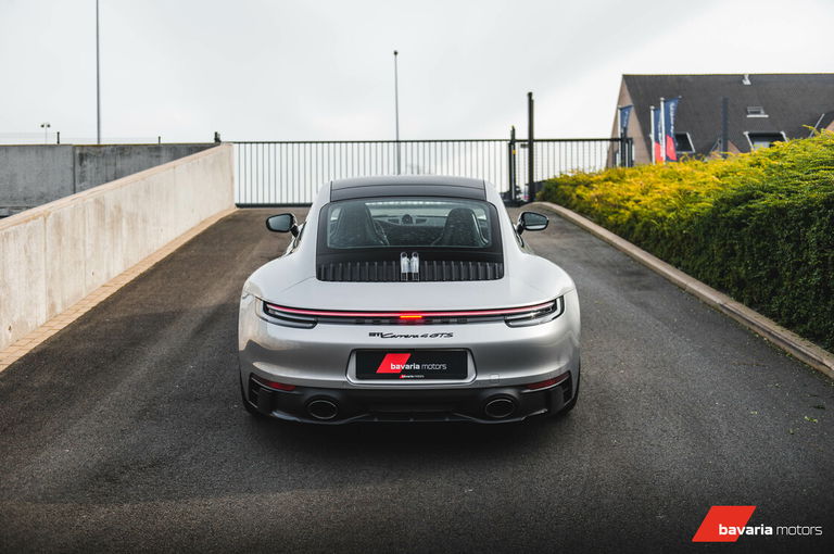 Porsche 992 Carrera 4 GTS