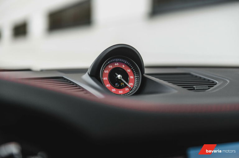 Porsche 992 Carrera 4 GTS