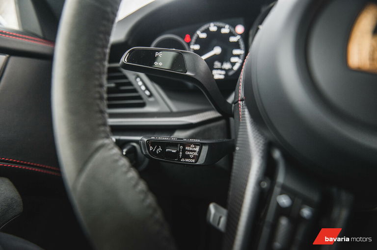 Porsche 992 Carrera 4 GTS